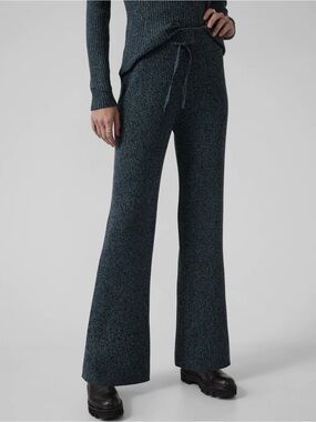 Athleta Reverie Sweater Pant size S great condition